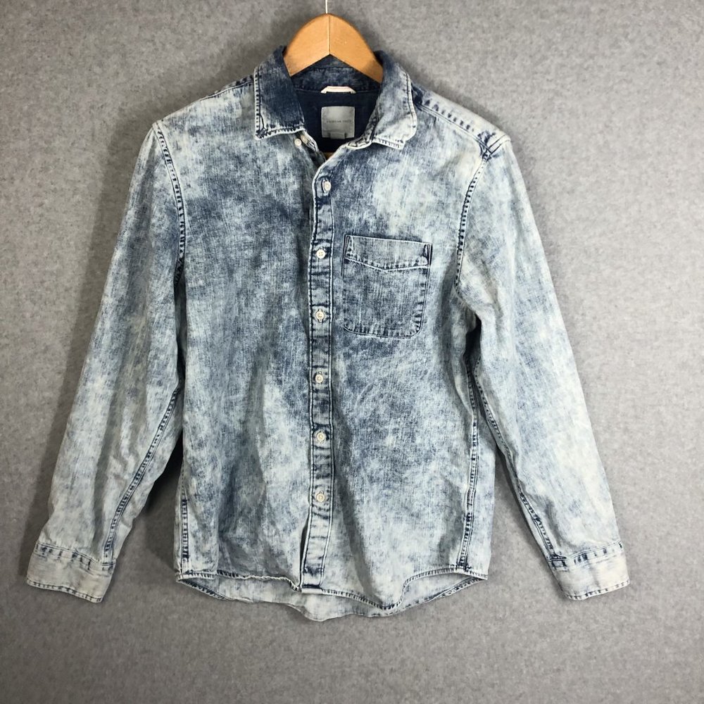 American Eagle Outfitters Washed Denim Button-Down Shirt in Light Blue